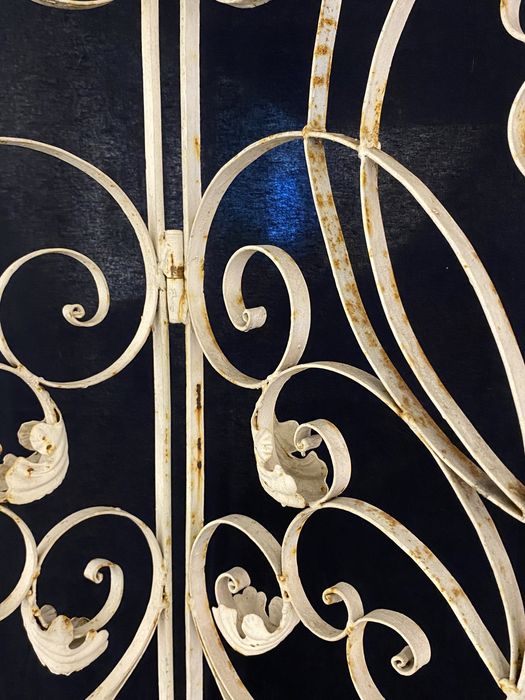 Biombo antigo em ferro