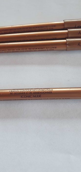 Charlotte tilbury konturówka do ust