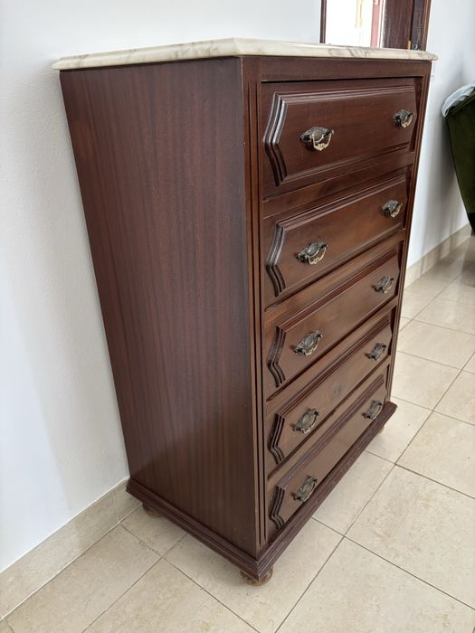 Movel camiseiro com tampo de mármore