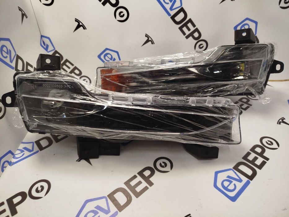 Фара передня М3 23+ Highland АМЕРИКА в наявності. Комплектуючі