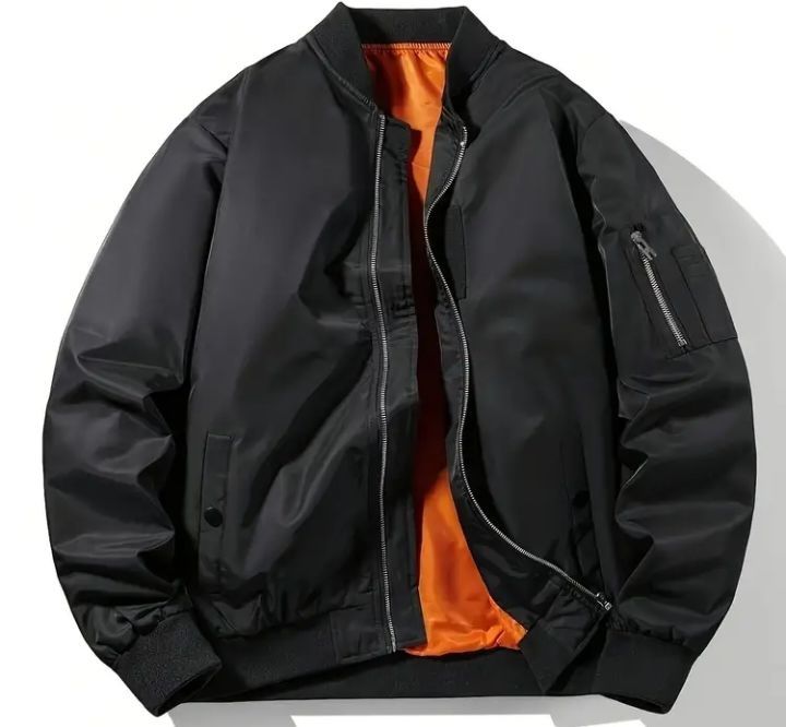 Класичний легкий бомбер розміру М синій.