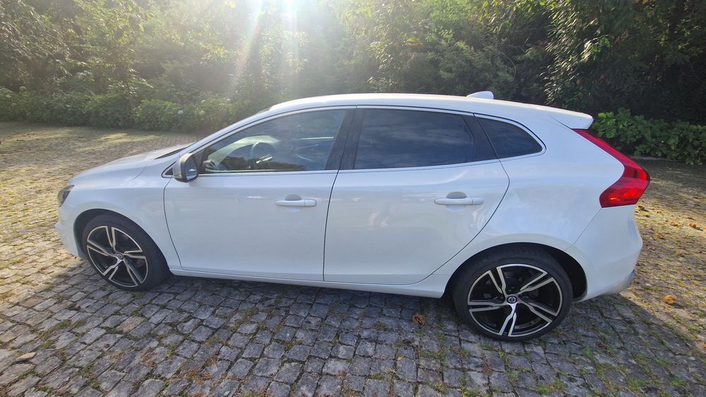 Volvo V40 D2 R-Design 2.0 2015