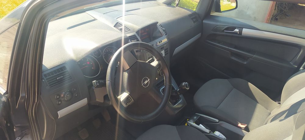 Продам авто опель зафіра б або обміняю на дешевше авто з вашою доплато