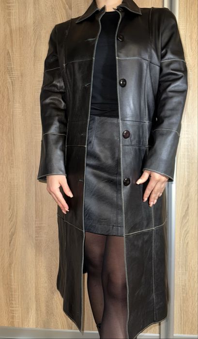 Чорний шкіряний плащ  S