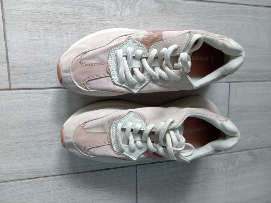 Buty sportowe damskie, młodzieżowe. Stradivarius. 39