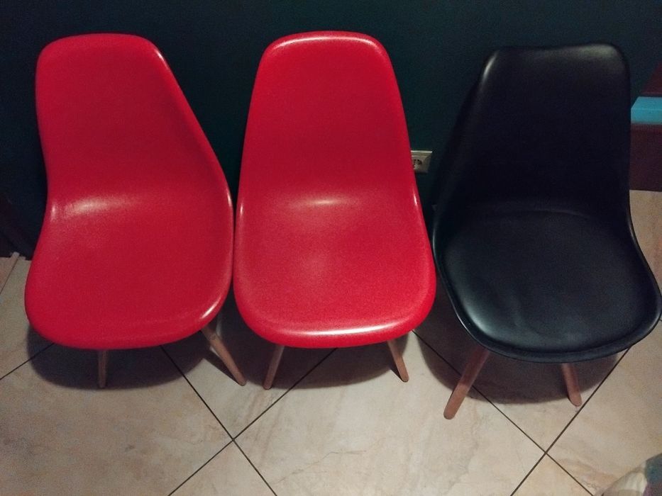 Krzesła na sprzedaż cena za sztukę