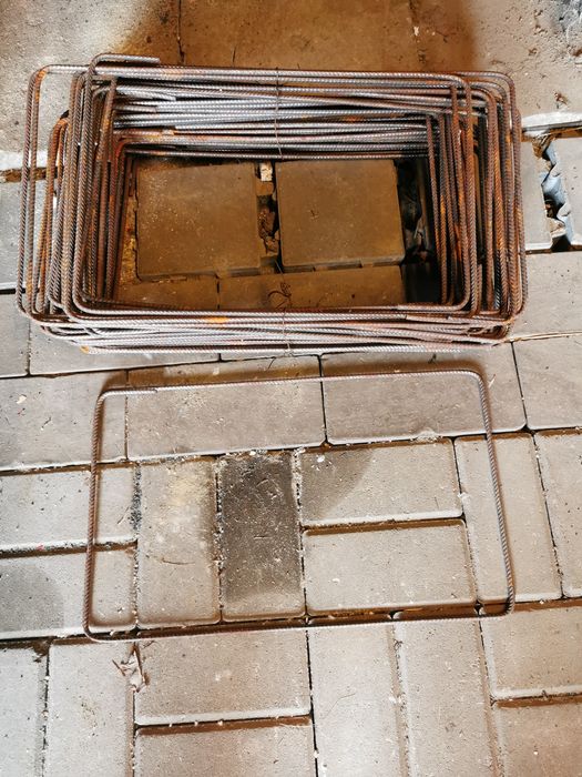 Strzemiona zbrojeniowe 30x50 fi6