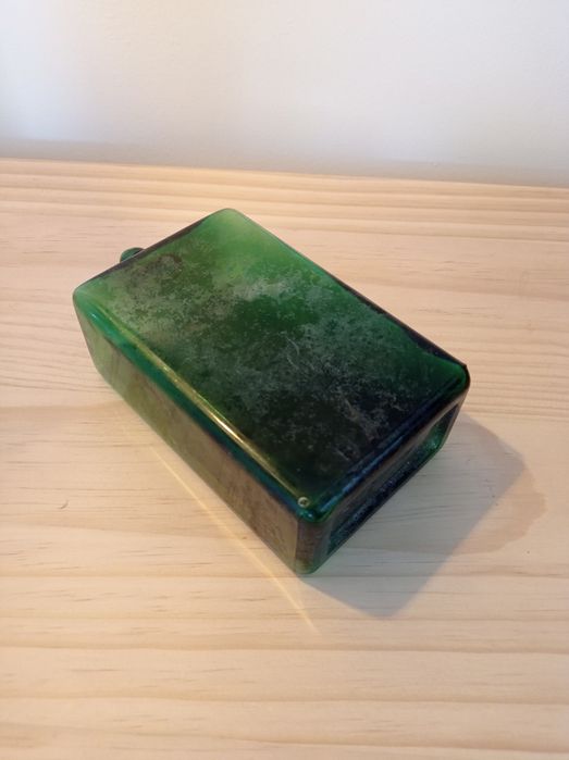 Garrafa vintage verde - perfume