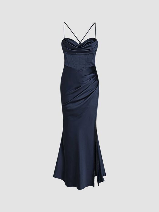 Vestido de cerimónia em cetim na cor navy blue