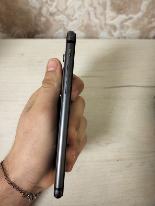 Продам iPhone 8 64 gb