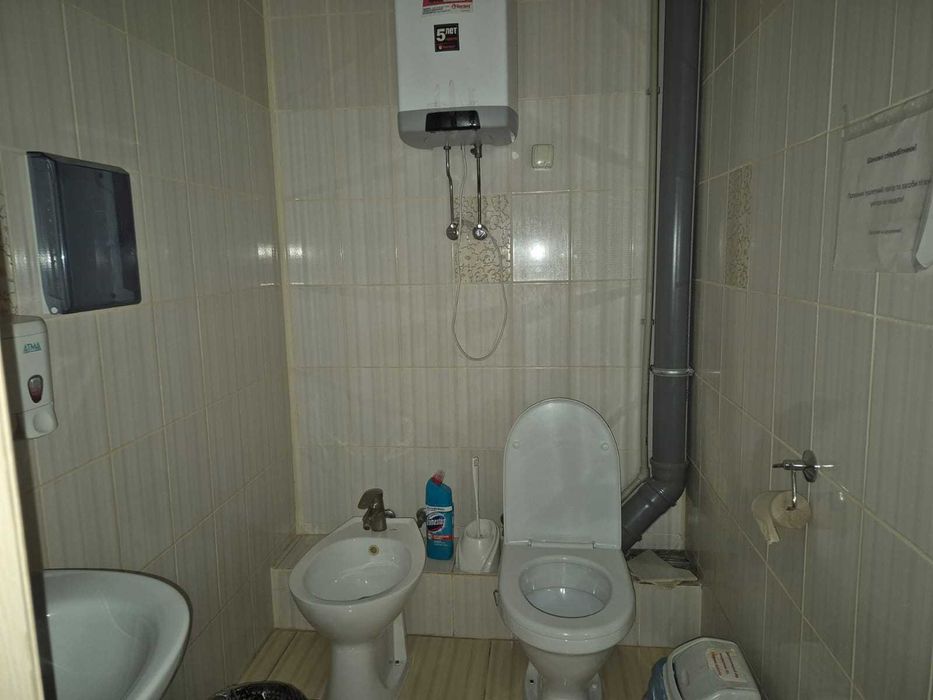 200м2 центр магазин дитячого одягу, іграшок з товаром