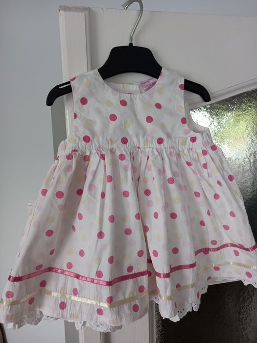 Sukienki dla dziewczynki r.68