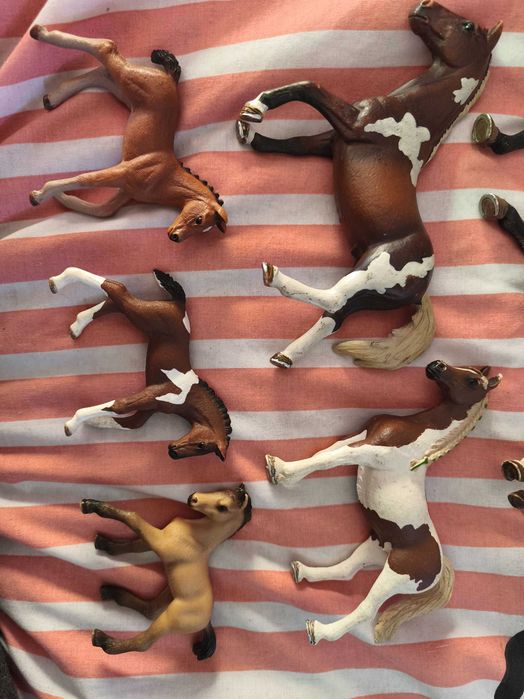 Продам фігурки коней "Schleich"