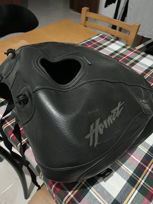 Capa e mala deposito hornet 2003