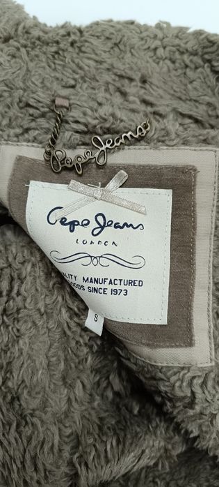 Casaco de senhora Pepe Jeans tamanho S, usado mas em excelente estado.