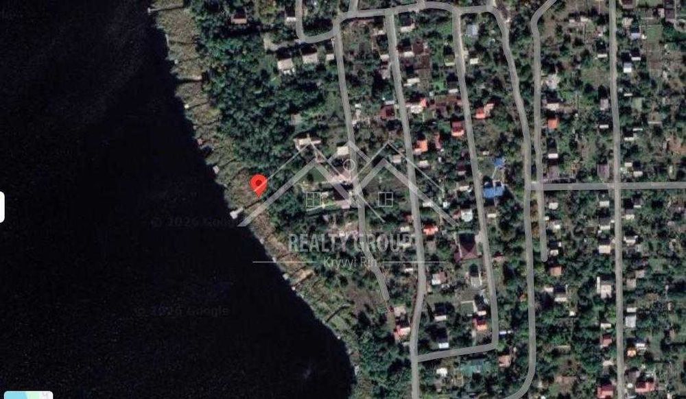 Продаж земельної ділянки біля річки (100 метрів)