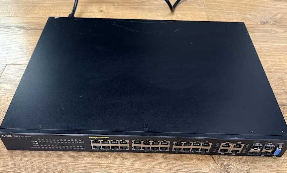 Switch Zyxel GS2210-24HP 24-Port Gigabit PoE Switch 4 x SFP
