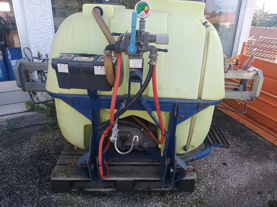 Pecas, tratores e alfaias: Cardans, 3 pontos, faróis, farolins, etc