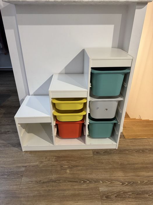 Trofast regal polka z pokemnikami ikea
