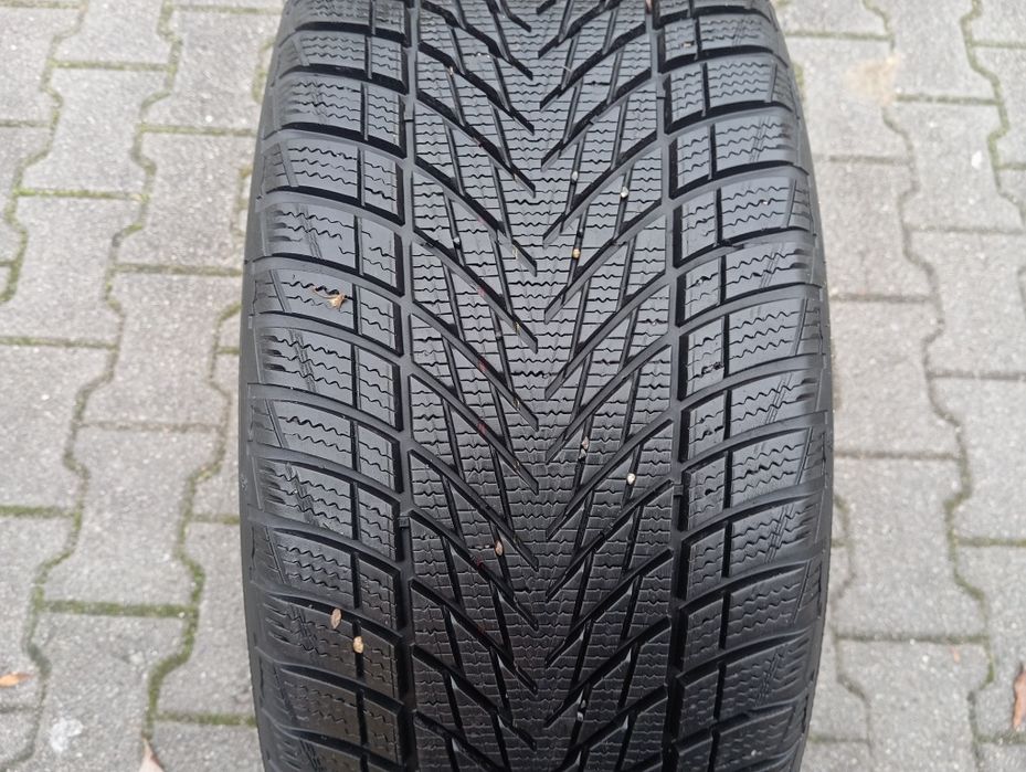 1szt zimówka Goodyear UGP 235/40/19 95V rok 2024