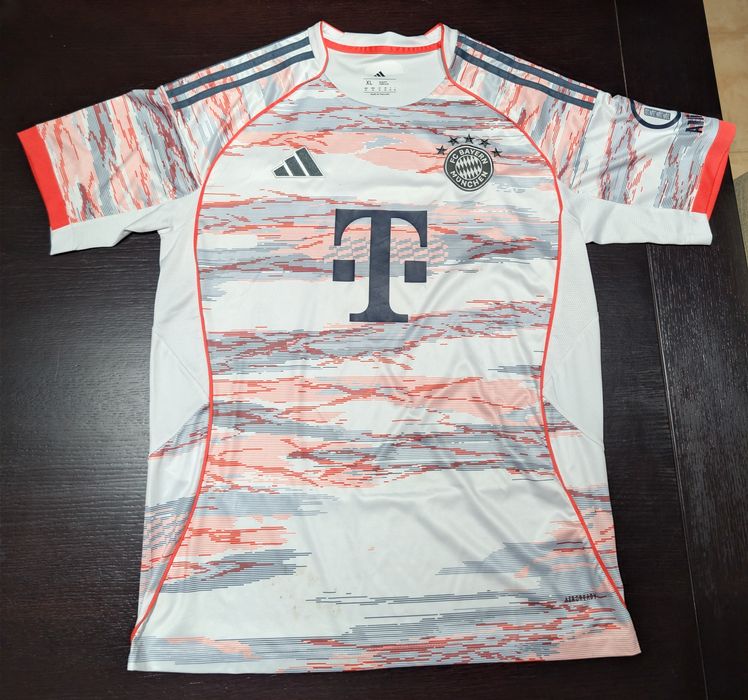 Camisola FC Bayern Munique 25/26