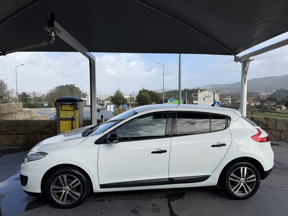 Renault Megane DOIS DONOS Van Como Nova