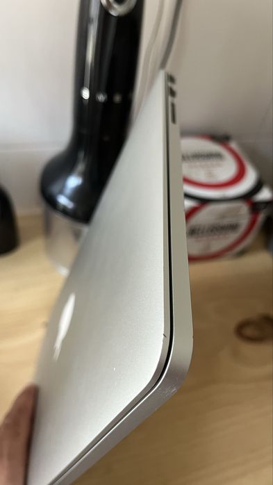 Macbook Pro / 16gb RAM / 1TB SSD / Core i7