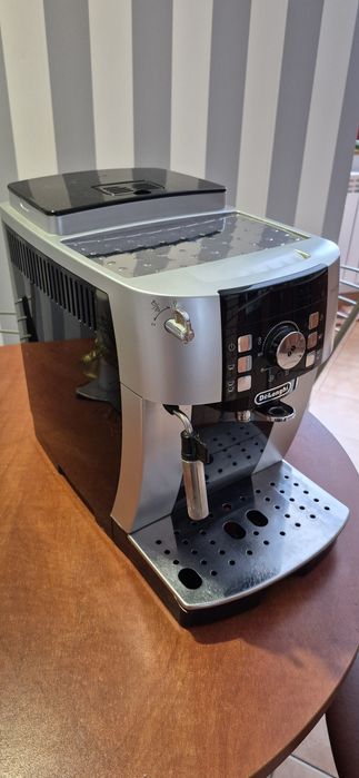 Ekspres ciśnieniowy De'Longhi Magnifica S