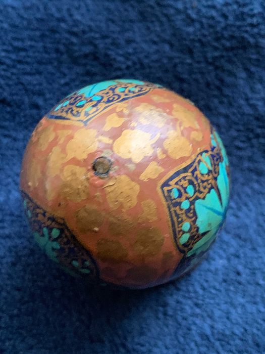 Ideal para a Páscoa: ovo de madeira pintado à mão