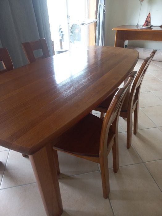 Mesa e 6 cadeiras