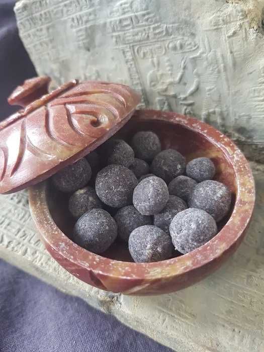 Kyphi - tradycyjne starożytne kadzidło wg. przepisu z Edfu I