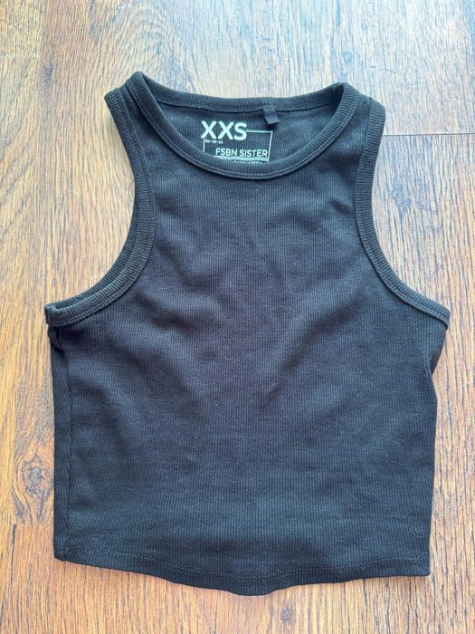 Czarny top New Yorker, crop top, bez ramiączek, bokserka, prążkowany