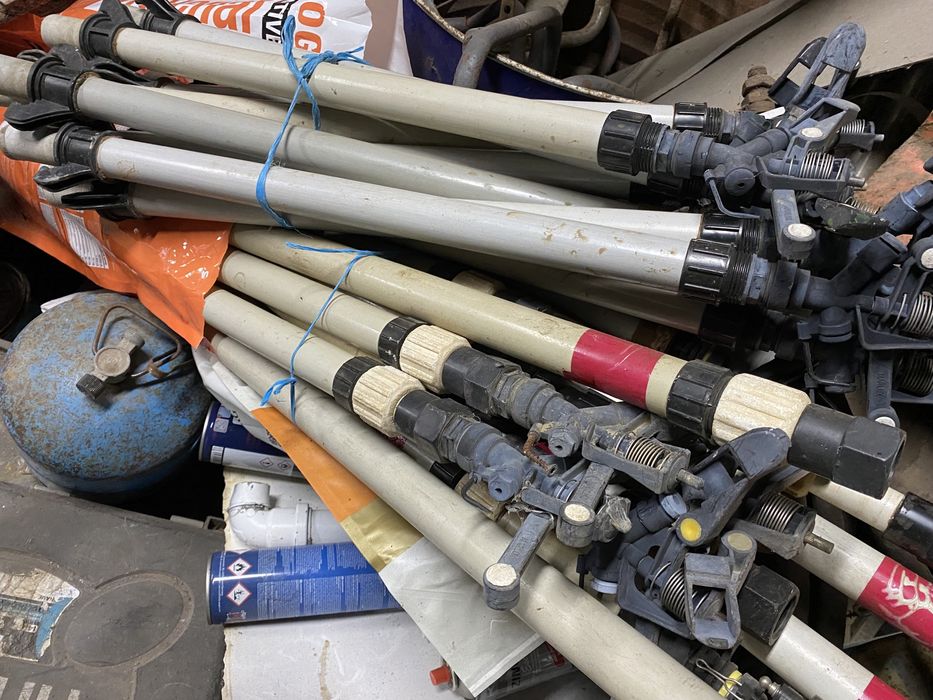 Aspersores e canos de rega