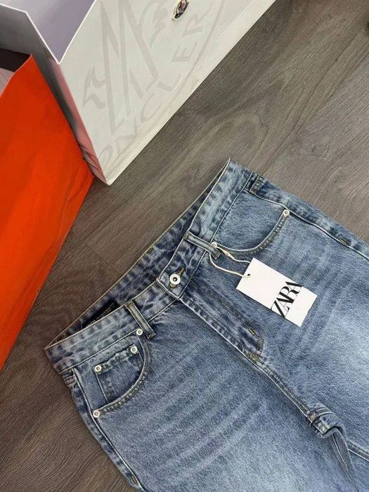 Джинсы Zara flared jeans черные и светлые
