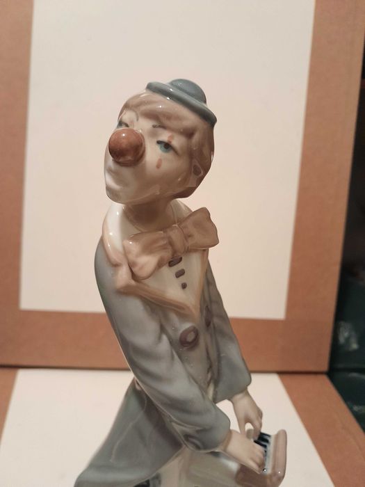 Estatueta Palhaço Dominó
