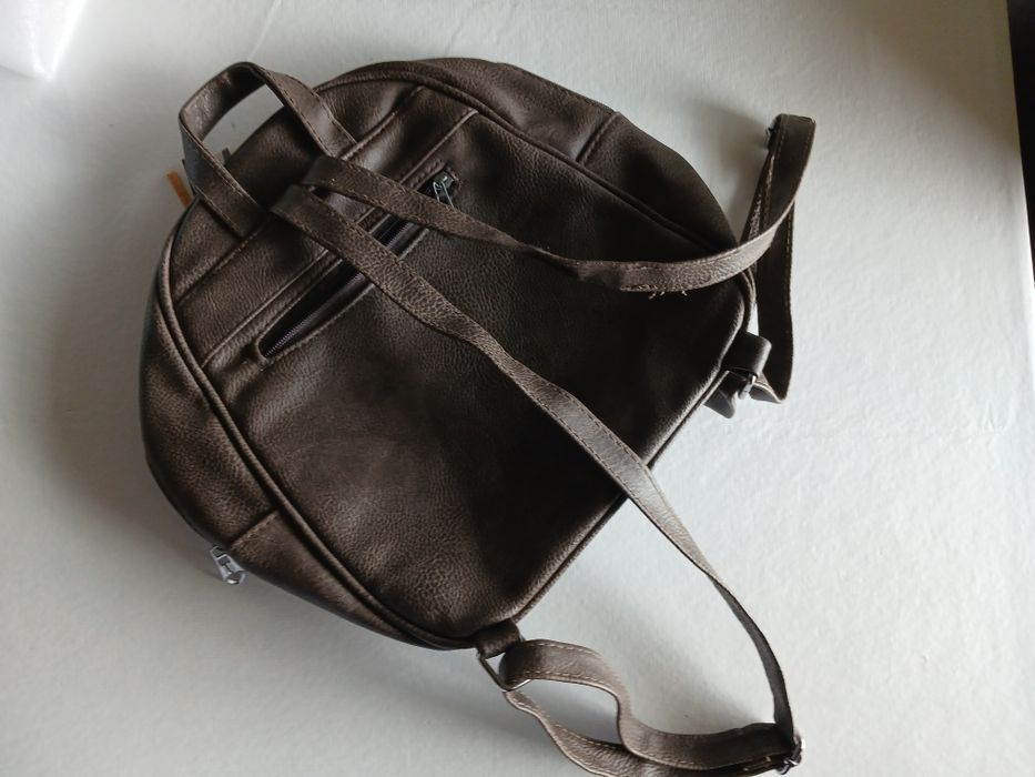 Mochila castanha