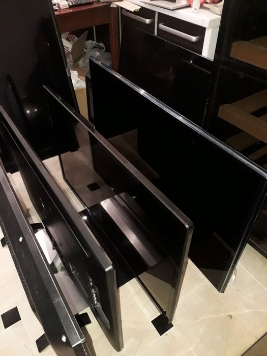 Великий ідеальний тонкий сучасний LED  телевізор  з Німеччини з гарант