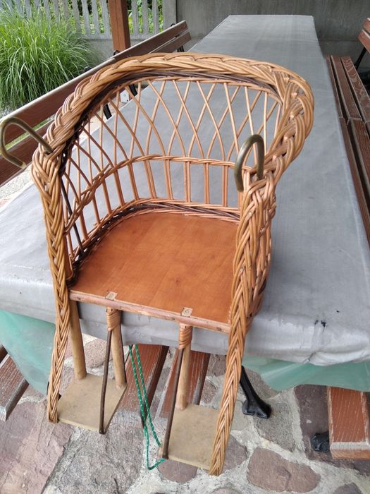 Wiklinowy fotelik rowerowy dla dziecka