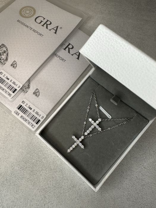 Срібний хрест з муасанітами з сертифікатами . Кольє з хрестом