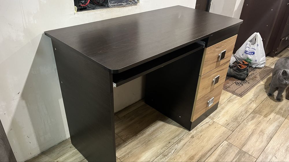 Компьютерный стол б/у