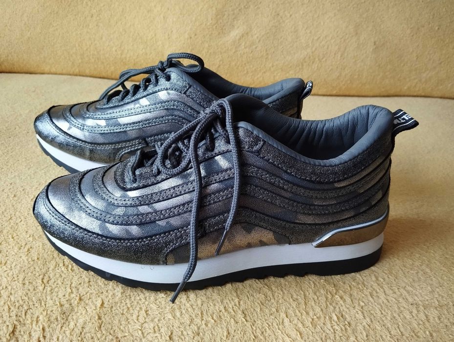 Кросівки жіночі 39р.