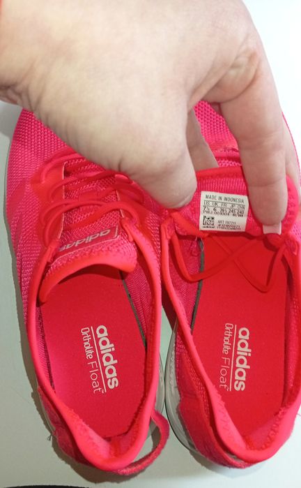 Кросівки для бігу Adidas Yatra розмір 39