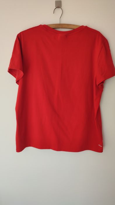 Czerwony t-shirt adidas