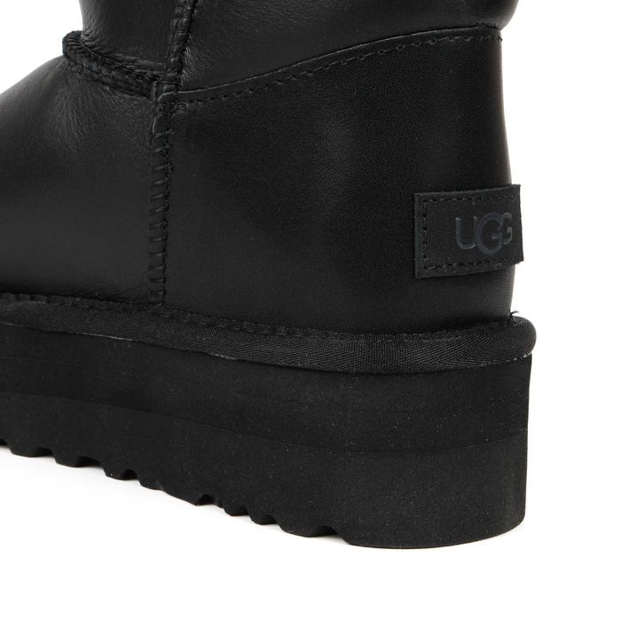Шкіряні жіночі уггі на платформі UGG Australia