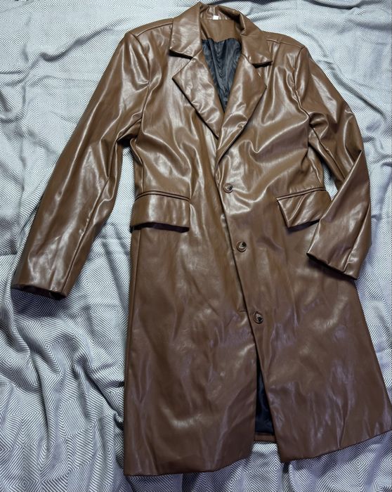 Пальто з еко шкіри від Shein