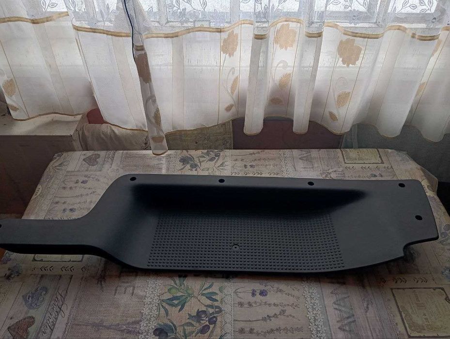 Запчастини RENAULT TRAFIC новi i бу (Порог сдвижной двери правий)