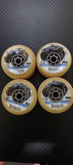 Rodas Bones STF V5 Sidecut 54mm 99A + Rolamentos Bones Reds
