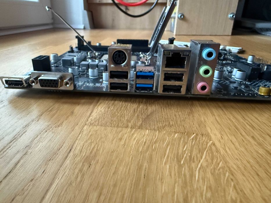 Материнські плати MSI Pro H610M-G DDR4 + MSI Pro B660M-E DDR4 (s1700)