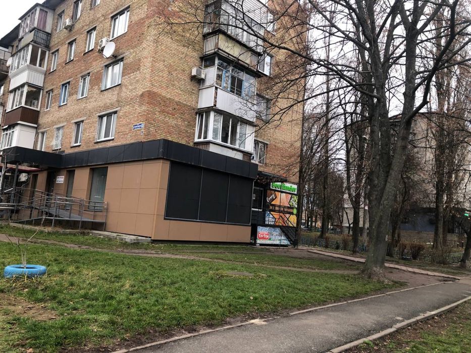 Оренда фасадного приміщення Центр, канікули,кутове фасадне приміщення