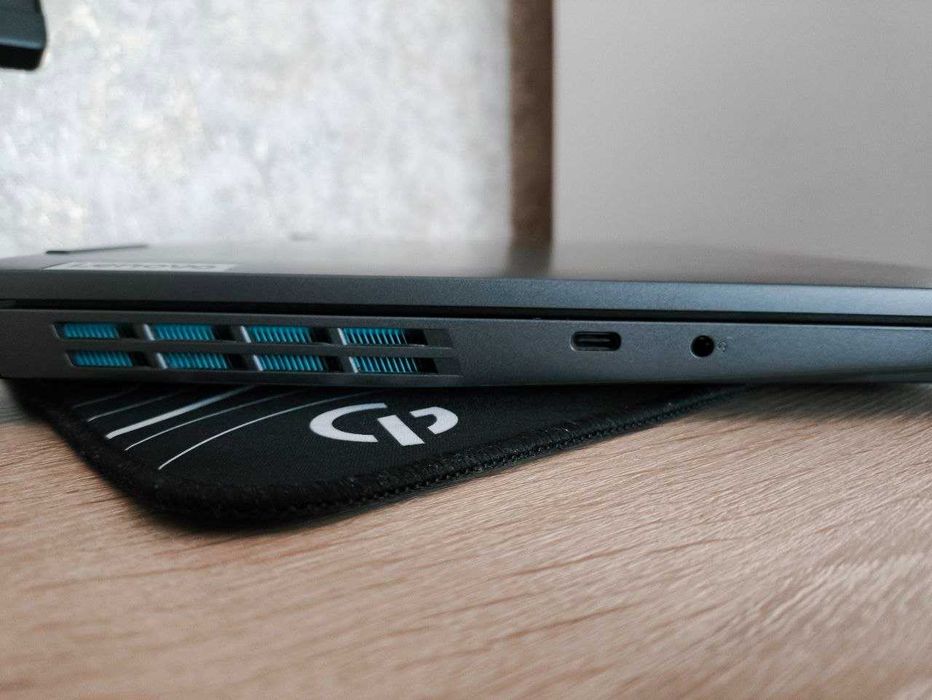Lenovo LOQ 15 с RTX 4050